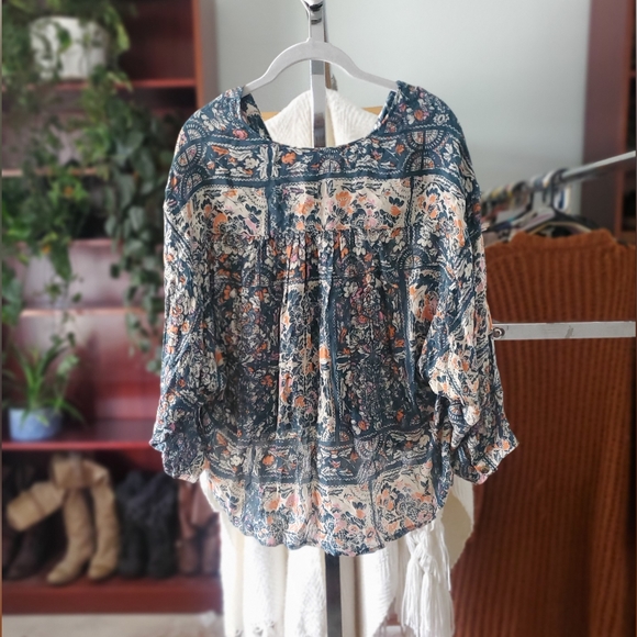 Flowy Anthropologie Blouse - Picture 3 of 3